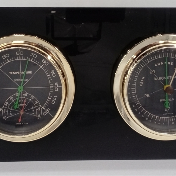 MID-CENTURY LUCITE WEATHER STATION - Picture 2 of 7